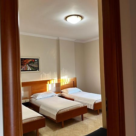 Ami Apartament Vlore Luaran gambar