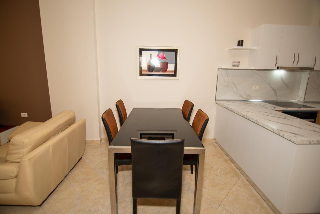 Ami Apartament Vlore Luaran gambar