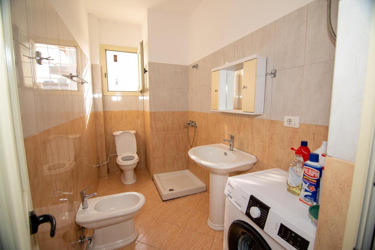 Ami Apartament Vlore Luaran gambar