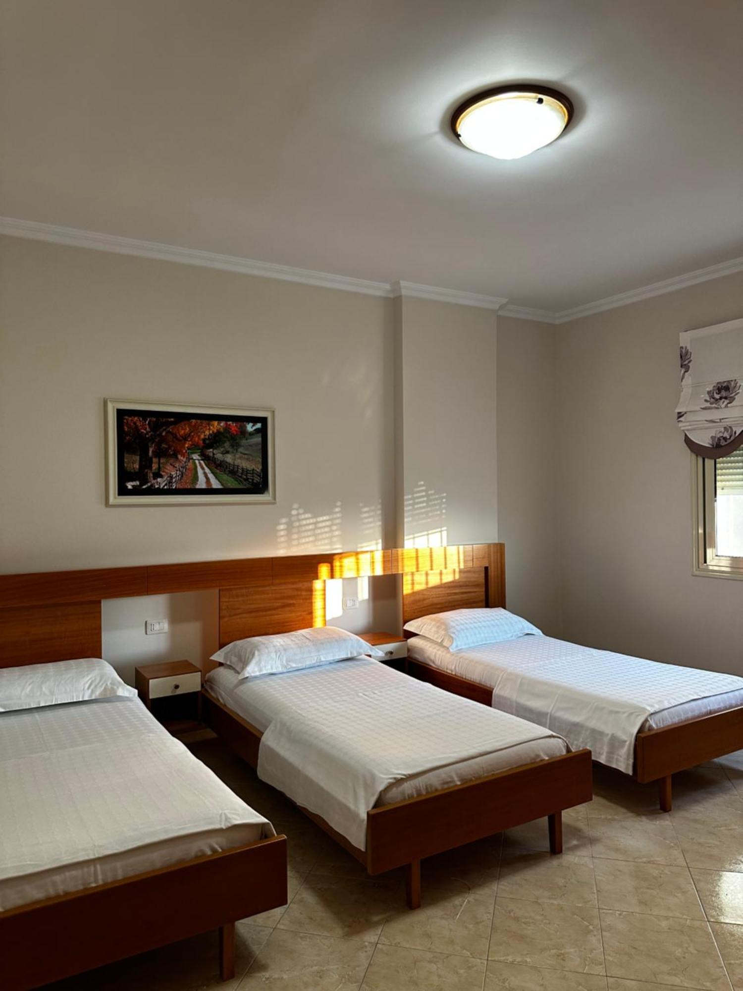 Ami Apartament Vlore Luaran gambar