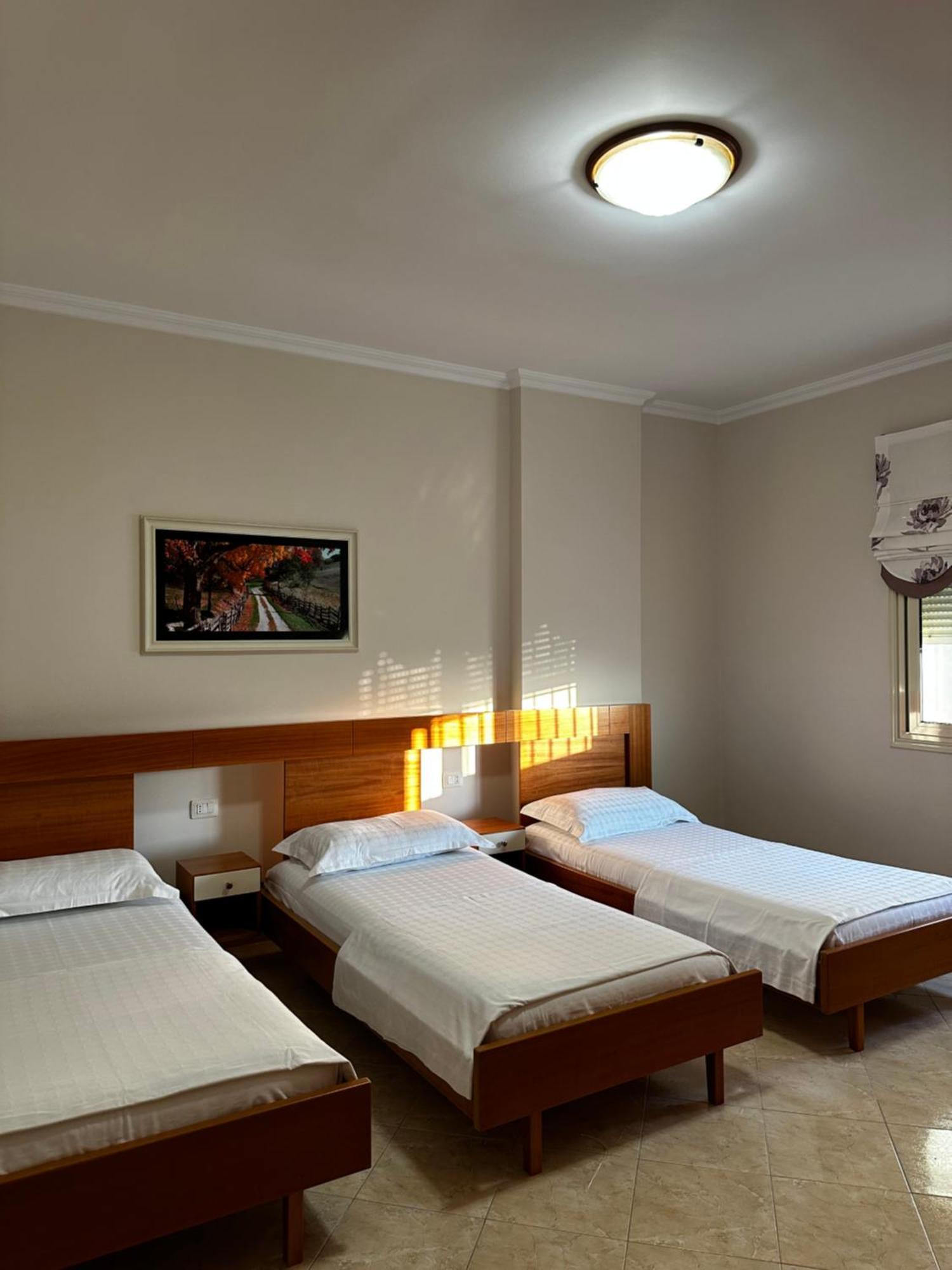Ami Apartament Vlore Luaran gambar