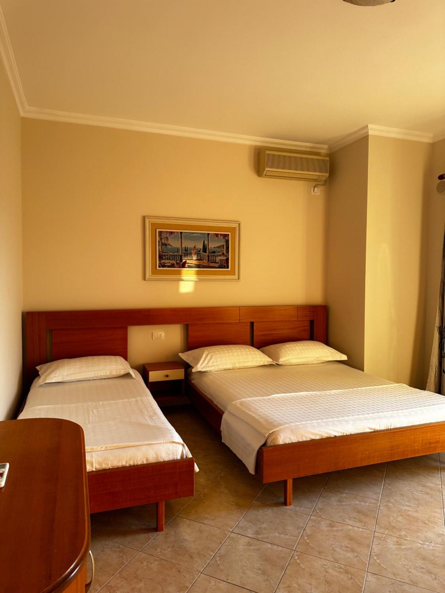 Ami Apartament Vlore Luaran gambar